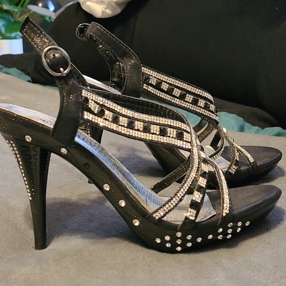 Black High Heals with Diamonds - Picture 3 of 5